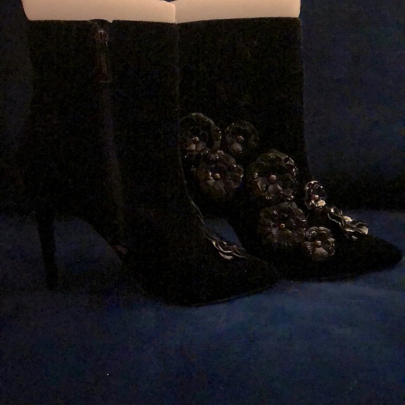 IAM NYC Isaac Mizrahi Black Floral Boots Size 8 - Picture 4 of 12